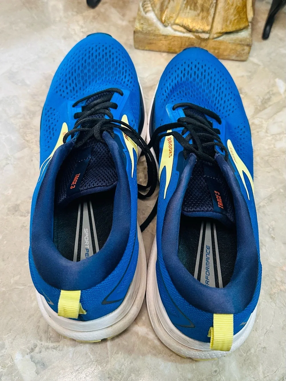Men’s Brooks Trace 3 Royal Blue Yellow White Shoes 1104121D476 Size 12US